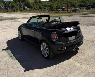 Mini Cooper S Cabrio 2017 araç kiralama Karadağ'da, ✓ Dizel yakıt ve 140 beygir gücü özellikleriyle ➤ Günde başlayan fiyatlarla 35 EUR.
