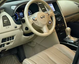 Двигатель Бензин 3,7 л. – Арендуйте Infiniti QX70 в Тбилиси.