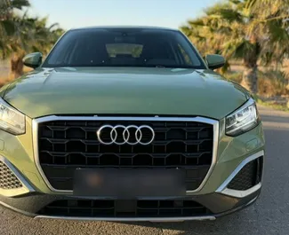 Pronájem auta Audi Q2 2023 ve Španělsku, s palivem Benzín a výkonem  koní ➤ Cena od 60 EUR za den.