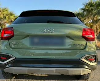 Interiér Audi Q2 k pronájmu ve Španělsku. Skvělé auto s 4 sedadly a převodovkou Automatické.