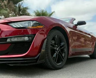 Pronájem Ford Mustang Cabrio. Auto typu Prémiová, Luxusní, Kabriolet k pronájmu ve Španělsku ✓ Vklad 1500 EUR ✓ Možnosti pojištění: TPL.