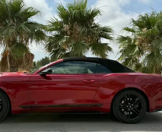 Motor Benzín 2,3L Ford Mustang Cabrio 2022 k pronájmu v Alicante.