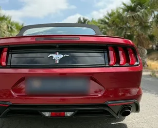 Ford Mustang Cabrio 2022 k dispozici k pronájmu v Alicante, s omezením ujetých kilometrů 200 km/den.
