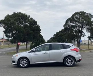 Ford Focus – автомобиль категории Комфорт напрокат в Грузии ✓ Без депозита ✓ Страхование: ОСАГО, Супер КАСКО, Полное КАСКО, Пассажиры, От угона, Без депозита.