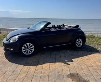 Benzin 1,8L Motor von Volkswagen Beetle Cabrio 2019 zur Miete in Batumi.