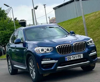 Frontansicht eines Mietwagens BMW X3 in Tiflis, Georgien ✓ Auto Nr.16648. ✓ Automatisch TM ✓ 0 Bewertungen.