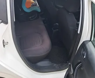 Alquiler de coches Peugeot 208 2017 en Montenegro, con ✓ combustible de Diesel y 80 caballos de fuerza ➤ Desde 25 EUR por día.