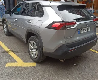 Vermietung Toyota Rav4. Komfort, SUV, Crossover Fahrzeug zur Miete in Georgien ✓ Kaution Einzahlung von 200 GEL ✓ Versicherungsoptionen KFZ-HV.