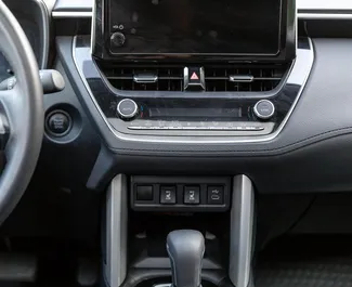 Toyota Corolla Cross 2024 zur Miete verfügbar in Tiflis, mit Kilometerbegrenzung unbegrenzte.
