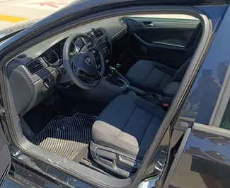 Autohuur Volkswagen Jetta 2016 in in Albanië, met Diesel brandstof en 140 pk ➤ Vanaf 24 EUR per dag.