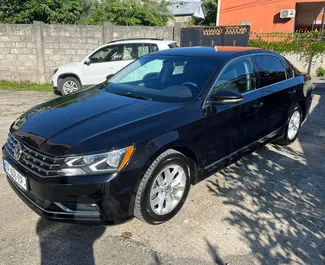 Frontansicht eines Mietwagens Volkswagen Passat in Tiflis, Georgien ✓ Auto Nr.16677. ✓ Automatisch TM ✓ 0 Bewertungen.