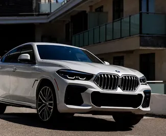 Frontansicht eines Mietwagens BMW X6 in Tiflis, Georgien ✓ Auto Nr.16812. ✓ Automatisch TM ✓ 0 Bewertungen.