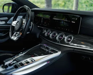 Interni di Mercedes-Benz AMG GT63 in affitto in Georgia. Un'ottima auto da 4 posti con cambio Automatico.