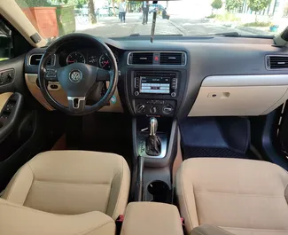 Autohuur Volkswagen Jetta #10599 Automatisch in Tirana, uitgerust met 2,0L motor ➤ Van Oltjon in Albanië.