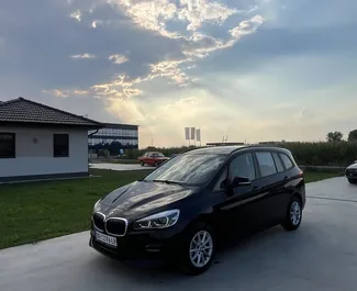Frontansicht eines Mietwagens BMW 220 Activ Tourer in Belgrad, Serbien ✓ Auto Nr.16770. ✓ Automatisch TM ✓ 0 Bewertungen.