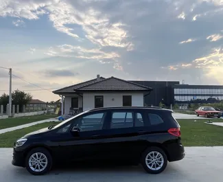 Mietwagen BMW 220 Activ Tourer 2021 in Serbien, mit Diesel-Kraftstoff und 116 PS ➤ Ab 40 EUR pro Tag.