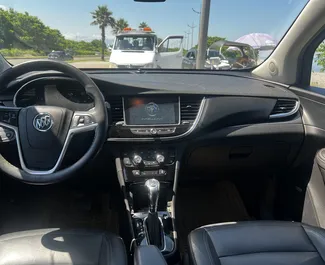 Buick Encore 2018 zur Miete verfügbar in Batumi, mit Kilometerbegrenzung unbegrenzte.