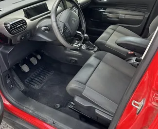 Alquiler de coches Citroen C4 Cactus 2019 en Montenegro, con ✓ combustible de Gasolina y 85 caballos de fuerza ➤ Desde 35 EUR por día.