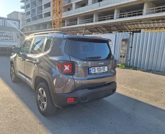 Benzin 2,4L Motor von Jeep Renegade 2017 zur Miete in Tiflis.