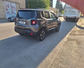 Vermietung Jeep Renegade. Wirtschaft, Komfort, Crossover Fahrzeug zur Miete in Georgien ✓ Kaution Keine Kaution ✓ Versicherungsoptionen KFZ-HV, TKV, VKV Plus, VKV Komplett, Insassen, Diebstahlschutz, Junge, Keine Kaution.