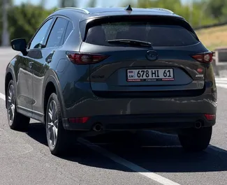 Mazda CX-5 kiralama. Ekonomi, Konfor, Crossover Türünde Araç Kiralama Ermenistan'da ✓ Depozito 350 USD ✓ TPL, FDW, Yurtdışı, Genç, Depozito Yok sigorta seçenekleri.