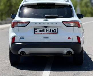 Ford Escape 2022 için kiralık Benzin 1,6L motor, Erivan'da.