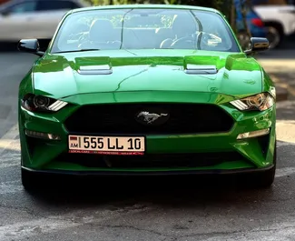 Ford Mustang Cabrio 2021, Erivan'da için kiralık, sınırsız kilometre sınırı ile.