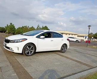 Verhuur Kia Cerato. Economy, Comfort Auto te huur in Georgië ✓ Borg van Zonder Borg ✓ Verzekeringsmogelijkheden TPL, Geen storting.