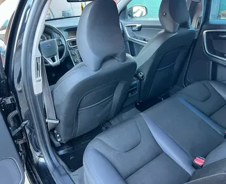 Volvo V60 noma. Komforta, Premium automašīna nomai Albānijā ✓ Bez depozīta ✓ Apdrošināšanas iespējas: TPL.