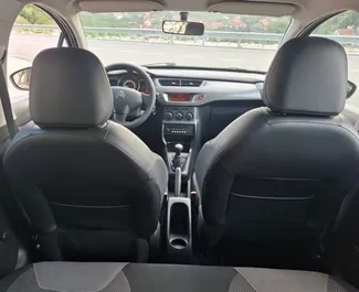 Alquiler de coches Citroen C3 2016 en Montenegro, con ✓ combustible de Diesel y 75 caballos de fuerza ➤ Desde 25 EUR por día.