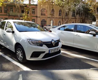 Frontansicht eines Mietwagens Renault Sandero in Tiflis, Georgien ✓ Auto Nr.16679. ✓ Schaltgetriebe TM ✓ 0 Bewertungen.