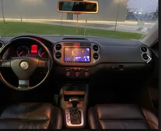 Volkswagen Tiguan noma. Komforta, Krossovers automašīna nomai Albānijā ✓ Bez depozīta ✓ Apdrošināšanas iespējas: TPL.
