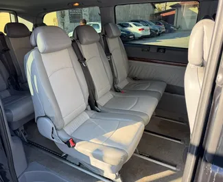Motore Diesel da 3,0L di Mercedes-Benz Viano 2012 per il noleggio all'aeroporto di Tirana.