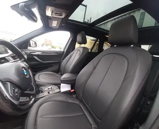 BMW X1 2017 mit Antriebssystem Frontantrieb, verfügbar in Tiflis.