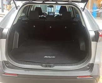 Benzin 2,5L Motor von Toyota Rav4 2021 zur Miete in Tiflis.
