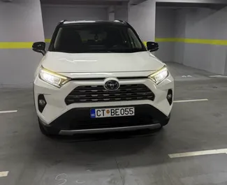Frontansicht eines Mietwagens Toyota Rav4 in Budva, Montenegro ✓ Auto Nr.16854. ✓ Automatisch TM ✓ 0 Bewertungen.