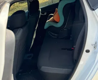 Wynajmij Renault Clio 4 2019 w Czarnogórze. Paliwo: Diesel. Moc: 75 KM ➤ Koszt od 25 EUR za dobę.
