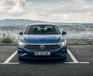 Přední pohled na pronájem Volkswagen Jetta v Tbilisi, Georgia ✓ Auto č. 16939. ✓ Převodovka Automatické TM ✓ Recenze 0.