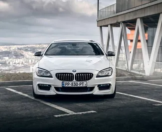 Predný pohľad na prenajaté auto BMW 6-series Coupe v v Tbilisi, Georgia ✓ Auto č. 16936. ✓ Prevodovka Automatické TM ✓ Hodnotenia 0.