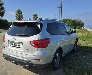 Vermietung Nissan Pathfinder. Komfort, Premium, SUV, Crossover Fahrzeug zur Miete in Georgien ✓ Kaution Keine Kaution ✓ Versicherungsoptionen KFZ-HV, Keine Kaution.