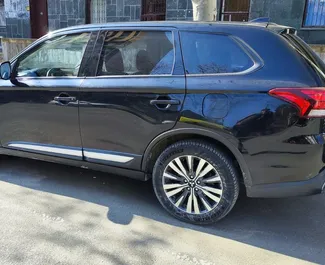 Mietwagen Mitsubishi Outlander Xl 2019 in Georgien, mit Benzin-Kraftstoff und 227 PS ➤ Ab 150 GEL pro Tag.