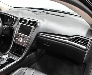 Motor Hybridní 2,0L Ford Fusion Sedan 2019 k pronájmu v Tbilisi.