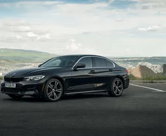 Přední pohled na pronájem BMW 330i v Tbilisi, Georgia ✓ Auto č. 16942. ✓ Převodovka Automatické TM ✓ Recenze 0.