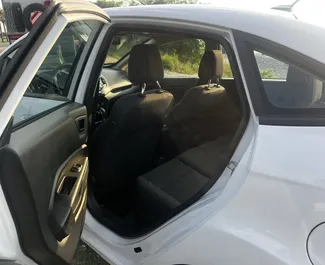 Benzin 1,6L Motor von Ford Fiesta 2019 zur Miete in Batumi.