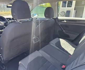 Motore Diesel da 1,6L di Volkswagen Golf 7 2017 per il noleggio all'aeroporto di Tirana.