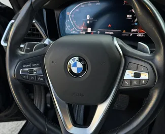 BMW 330i 2019 s pohonem Zadní pohon, dostupné v Tbilisi.