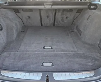 Alquiler de coches BMW 3-series Compact 2017 en Montenegro, con ✓ combustible de Diesel y 105 caballos de fuerza ➤ Desde 40 EUR por día.