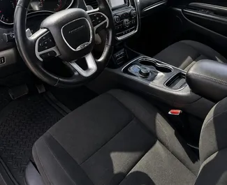 Dodge Durango 2016 on rentimiseks saadaval Tbilisis, piiranguga piiramatu kilomeetrit.