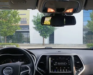 Jeep Cherokee 2017 location de voiture en Géorgie, avec ✓ Essence carburant et 184 chevaux ➤ À partir de 120 GEL par jour.