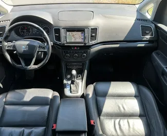 SEAT Alhambra noma. Komforta, Minivens automašīna nomai Albānijā ✓ Depozīts 100 EUR ✓ Apdrošināšanas iespējas: TPL, FDW, Krāpšana, Ārvalstīs.